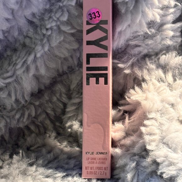 Kylie Cosmetics Lip Shine Lacquer #341 
A Whole Lewk
NIB - Picture 2 of 4